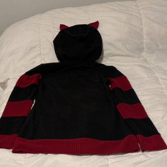 Shein- Lune Black and Red Hoodie Women’s Large - Picture 4 of 11